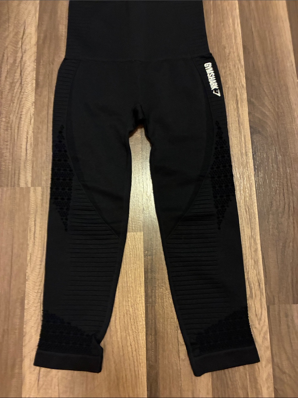 Gymshark Women’s Black Seamless Energy High Waisted Crop Leggings-NWT- XS